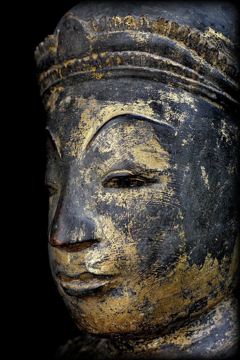 Extremely Rare 17C Wood Burmese Ava Buddha #A029